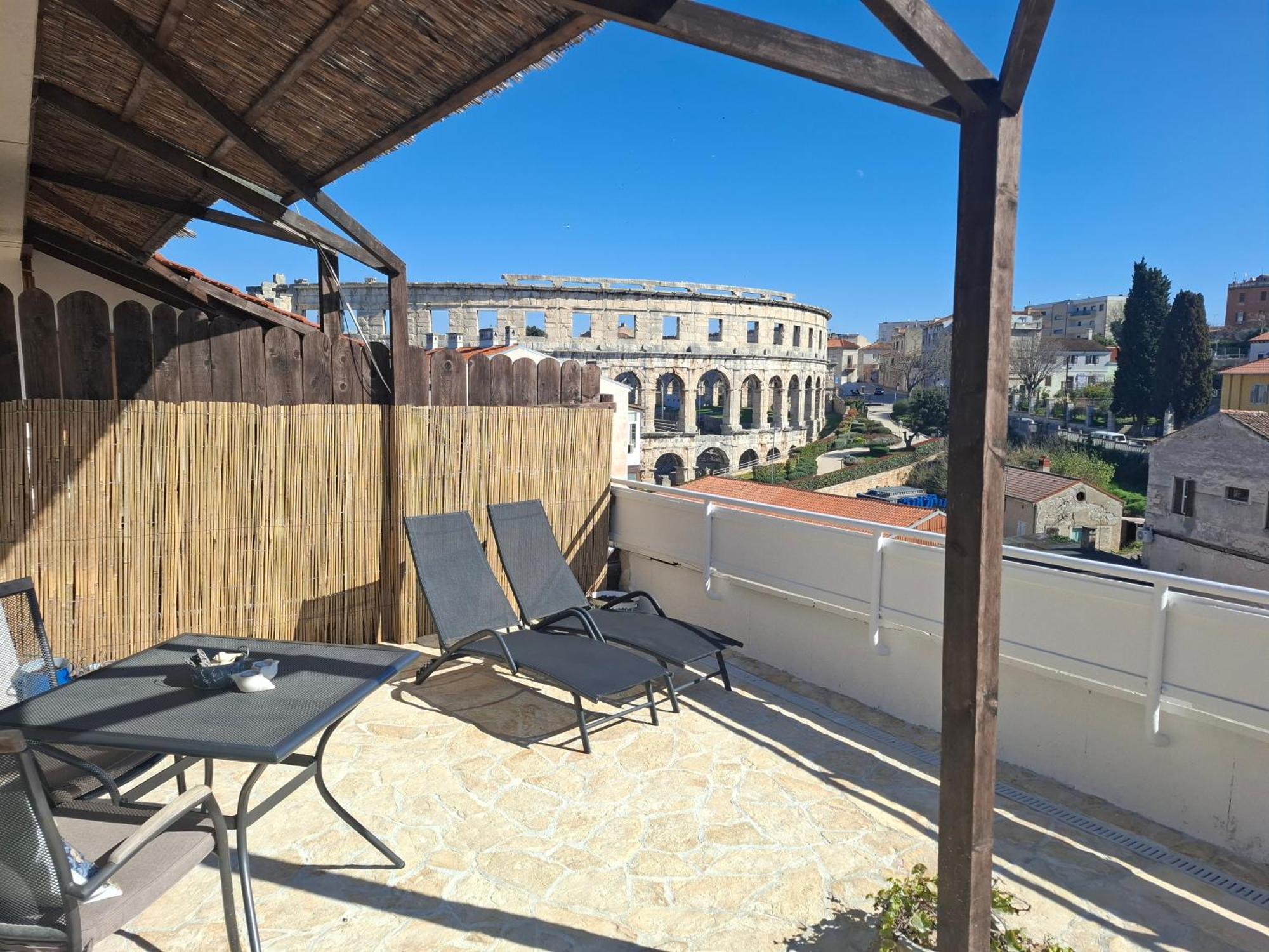 Terrace Dream View Over Amphitheatre Pula Extérieur photo